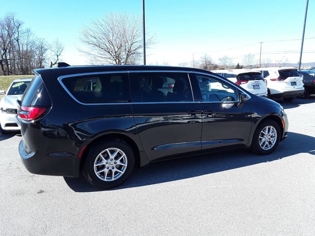 2023 Chrysler Pacifica Touring-L