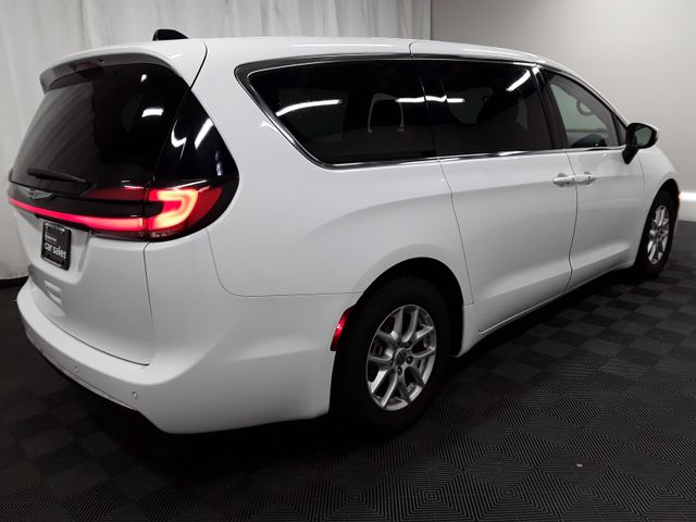 2023 Chrysler Pacifica Touring-L