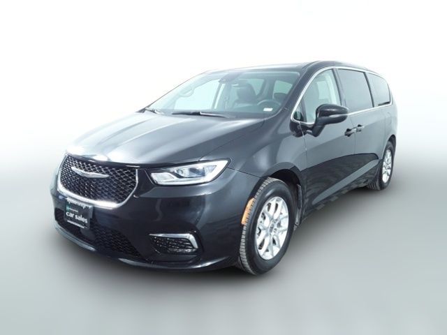 2023 Chrysler Pacifica Touring-L