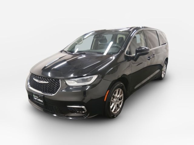 2023 Chrysler Pacifica Touring-L