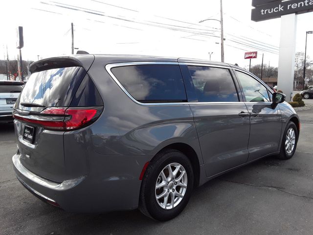 2023 Chrysler Pacifica Touring-L