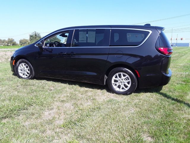 2023 Chrysler Pacifica Touring-L