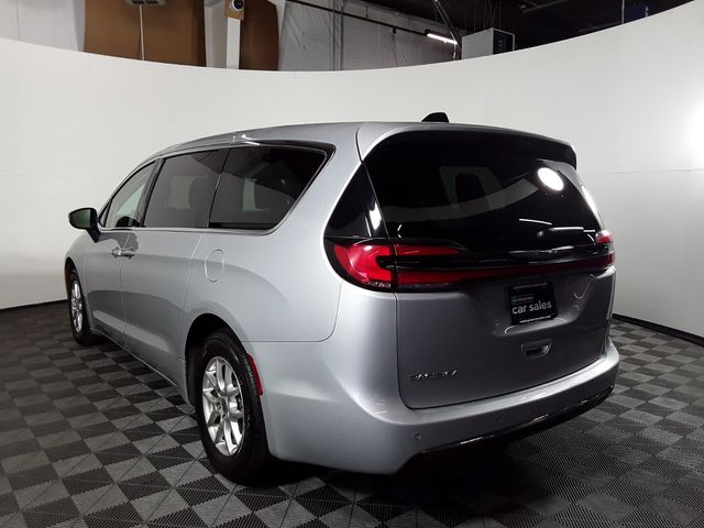 2023 Chrysler Pacifica Touring-L