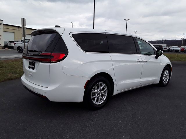 2023 Chrysler Pacifica Touring-L