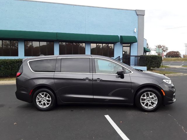 2023 Chrysler Pacifica Touring-L