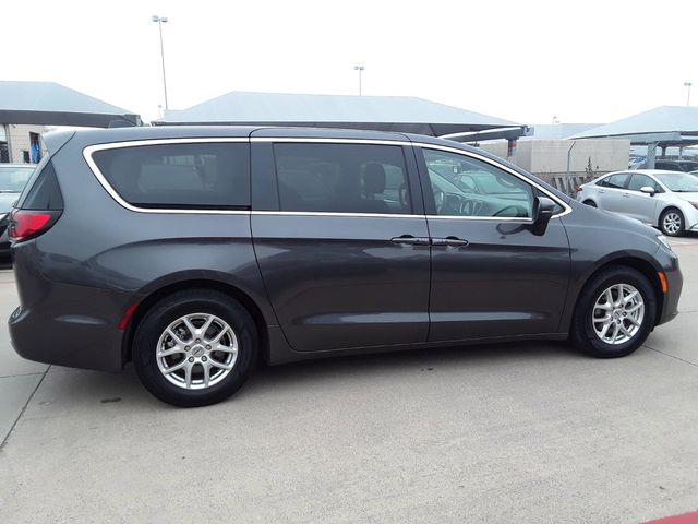 2023 Chrysler Pacifica Touring-L