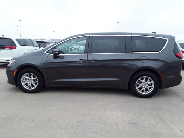 2023 Chrysler Pacifica Touring-L