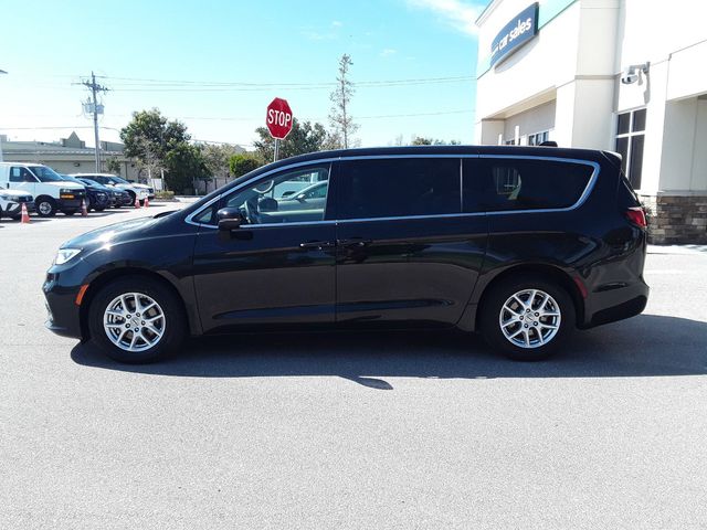 2023 Chrysler Pacifica Touring-L