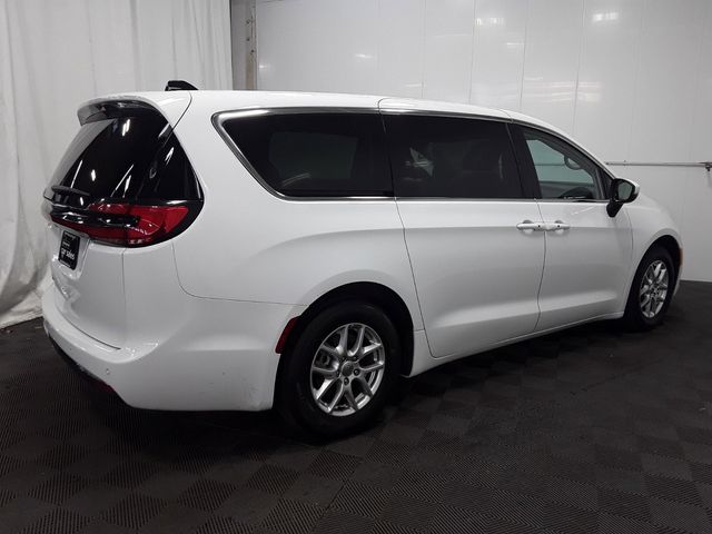 2023 Chrysler Pacifica Touring-L