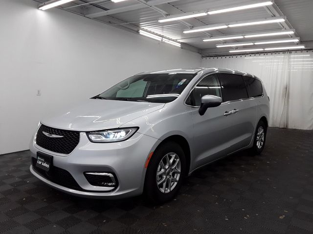 2023 Chrysler Pacifica Touring-L