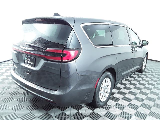 2023 Chrysler Pacifica Touring-L