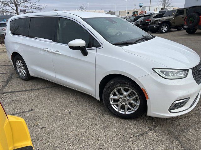 2023 Chrysler Pacifica Touring