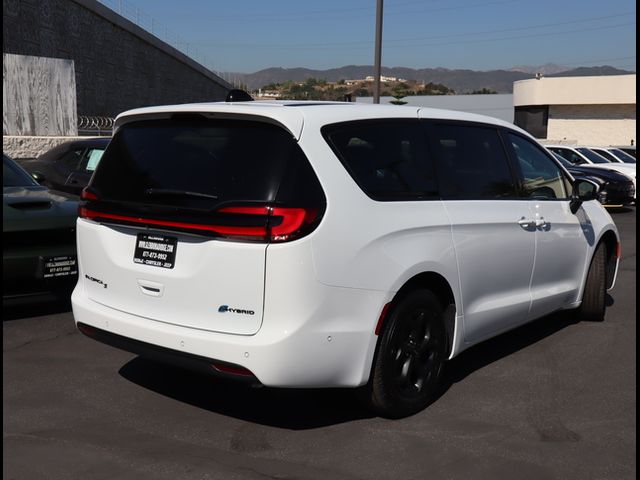 2023 Chrysler Pacifica Hybrid Touring L