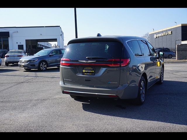 2023 Chrysler Pacifica Hybrid Touring L