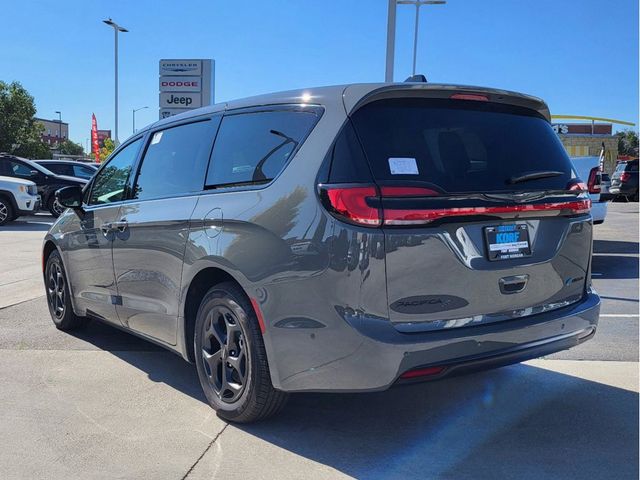 2023 Chrysler Pacifica Hybrid Limited