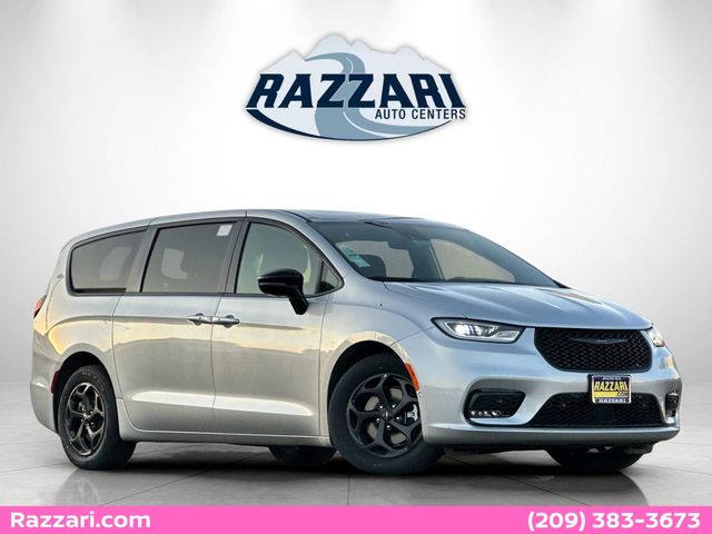 2023 Chrysler Pacifica Hybrid Limited