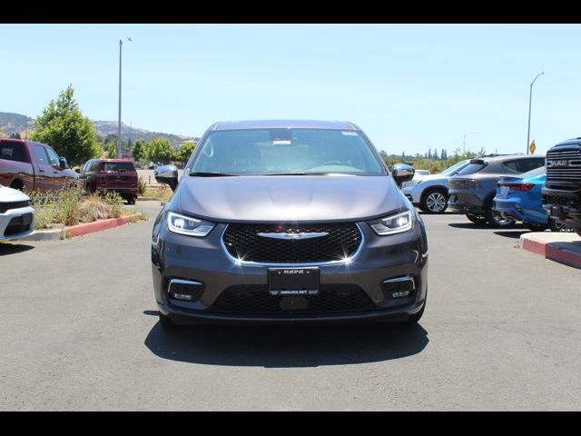 2023 Chrysler Pacifica Hybrid Limited