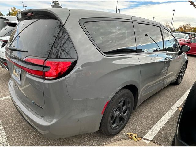 2023 Chrysler Pacifica Hybrid Limited