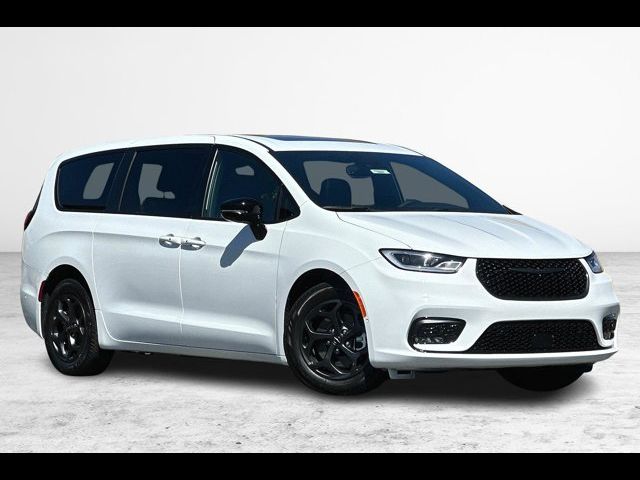 2023 Chrysler Pacifica Hybrid Limited