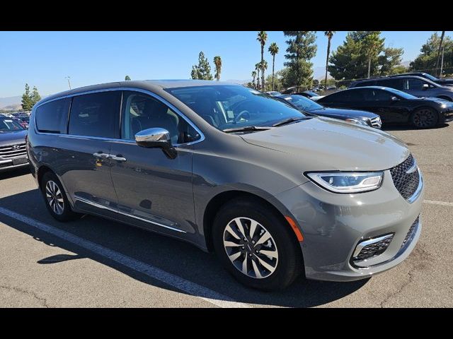 2023 Chrysler Pacifica Hybrid Limited