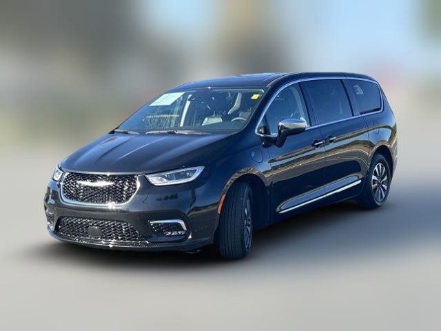 2023 Chrysler Pacifica Hybrid Limited