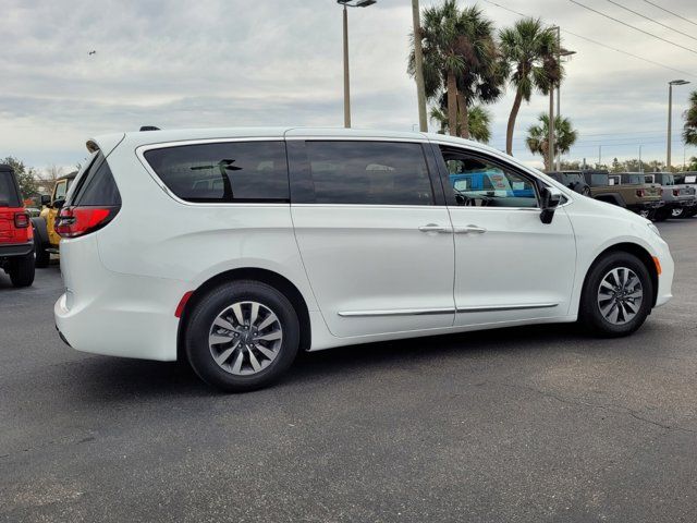 2023 Chrysler Pacifica Hybrid Limited