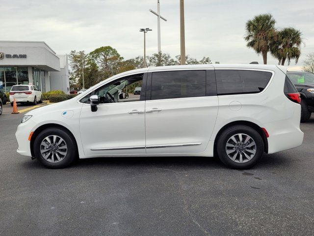 2023 Chrysler Pacifica Hybrid Limited