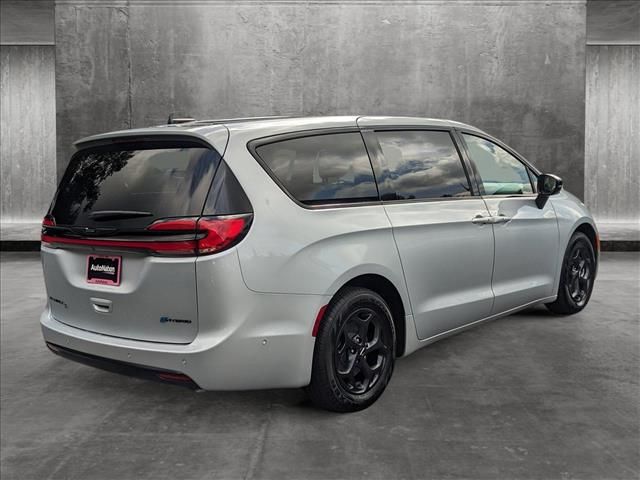 2023 Chrysler Pacifica Hybrid Limited