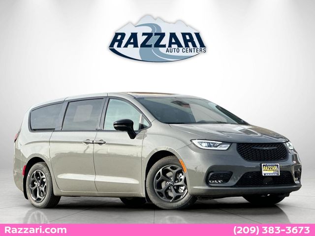 2023 Chrysler Pacifica Hybrid Limited