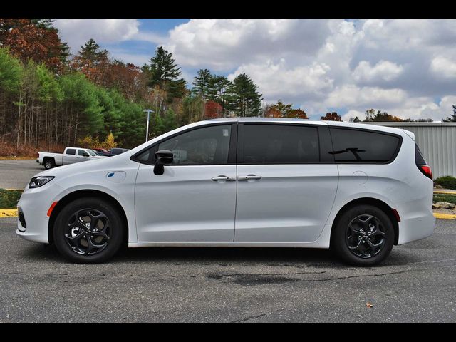 2023 Chrysler Pacifica Hybrid Limited