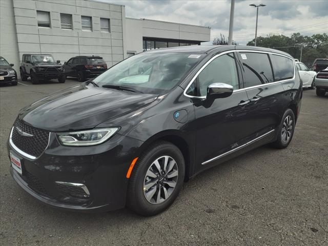 2023 Chrysler Pacifica Hybrid Limited