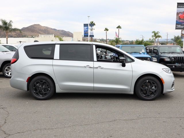 2023 Chrysler Pacifica Hybrid Limited