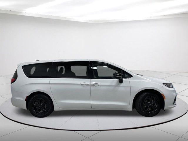 2023 Chrysler Pacifica Hybrid Limited