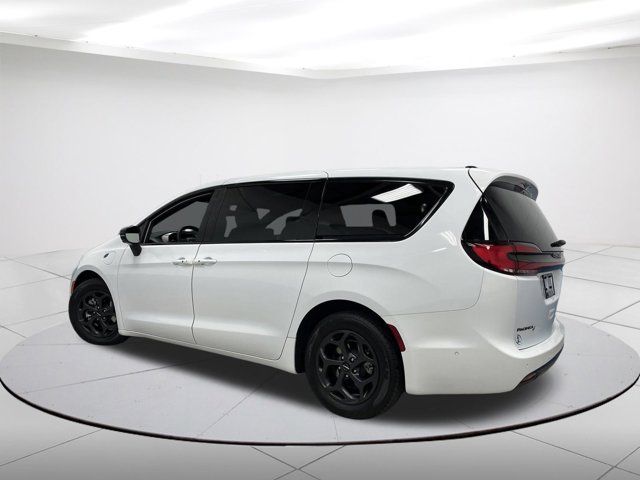 2023 Chrysler Pacifica Hybrid Limited