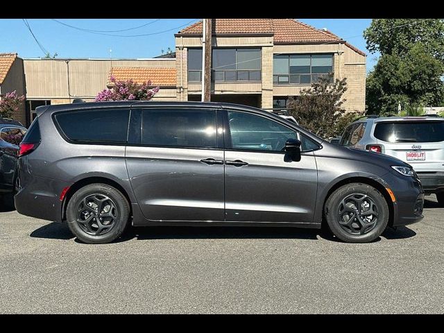 2023 Chrysler Pacifica Hybrid Limited