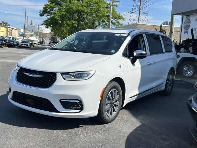 2023 Chrysler Pacifica Hybrid Limited