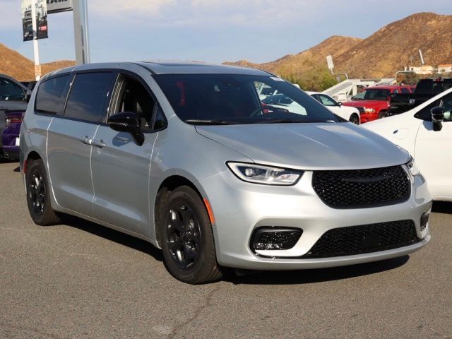 2023 Chrysler Pacifica Hybrid Limited