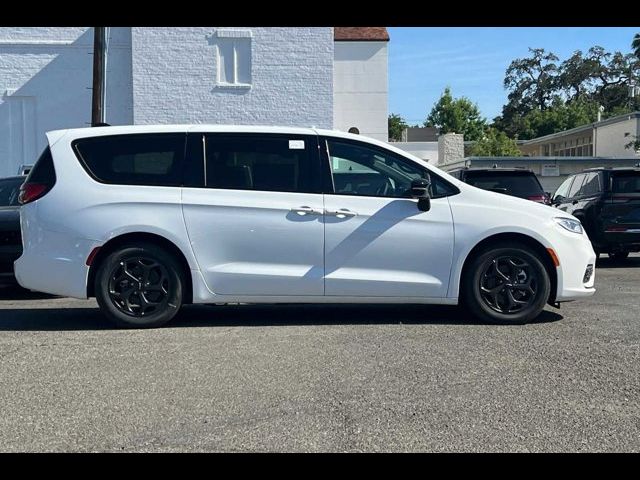 2023 Chrysler Pacifica Hybrid Limited