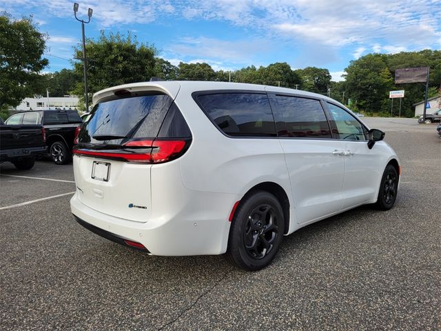 2023 Chrysler Pacifica Hybrid Limited