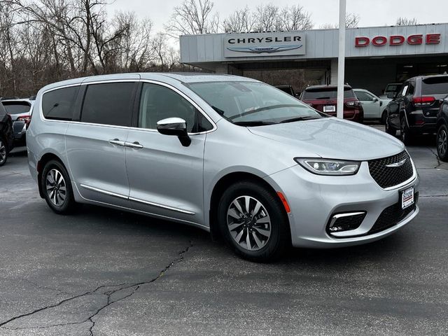 2023 Chrysler Pacifica Hybrid Limited