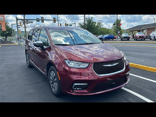 2023 Chrysler Pacifica Hybrid Limited