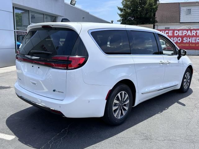 2023 Chrysler Pacifica Hybrid Limited