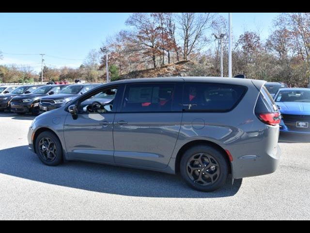 2023 Chrysler Pacifica Hybrid Limited