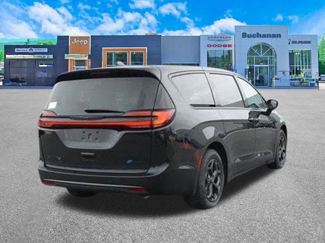 2023 Chrysler Pacifica Hybrid Limited