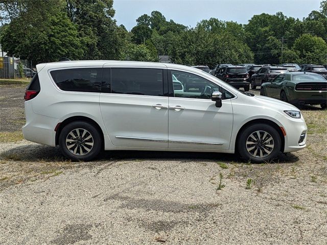 2023 Chrysler Pacifica Hybrid Limited