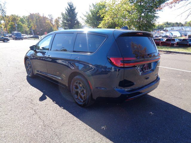 2023 Chrysler Pacifica Hybrid Limited