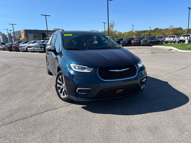 2023 Chrysler Pacifica Hybrid Pinnacle