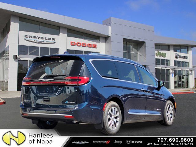 2023 Chrysler Pacifica Hybrid Pinnacle