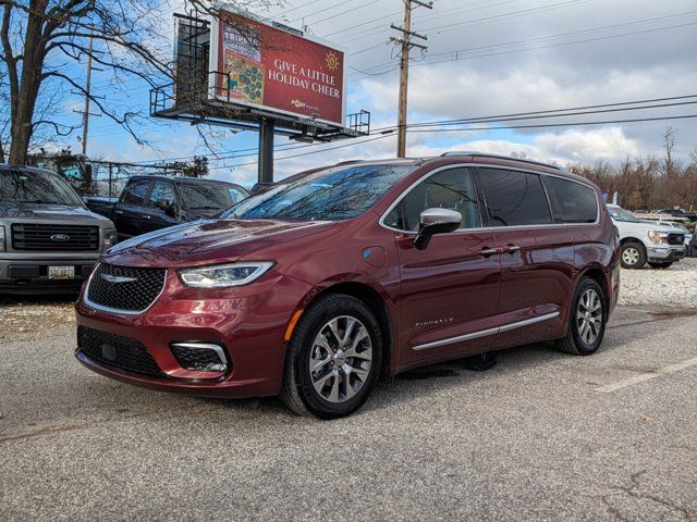 2023 Chrysler Pacifica Hybrid Pinnacle