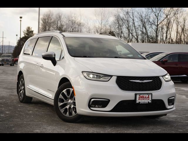 2023 Chrysler Pacifica Hybrid Pinnacle